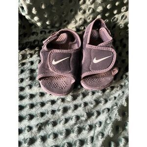 Nike black Sandals little kids size 5 5c 6c